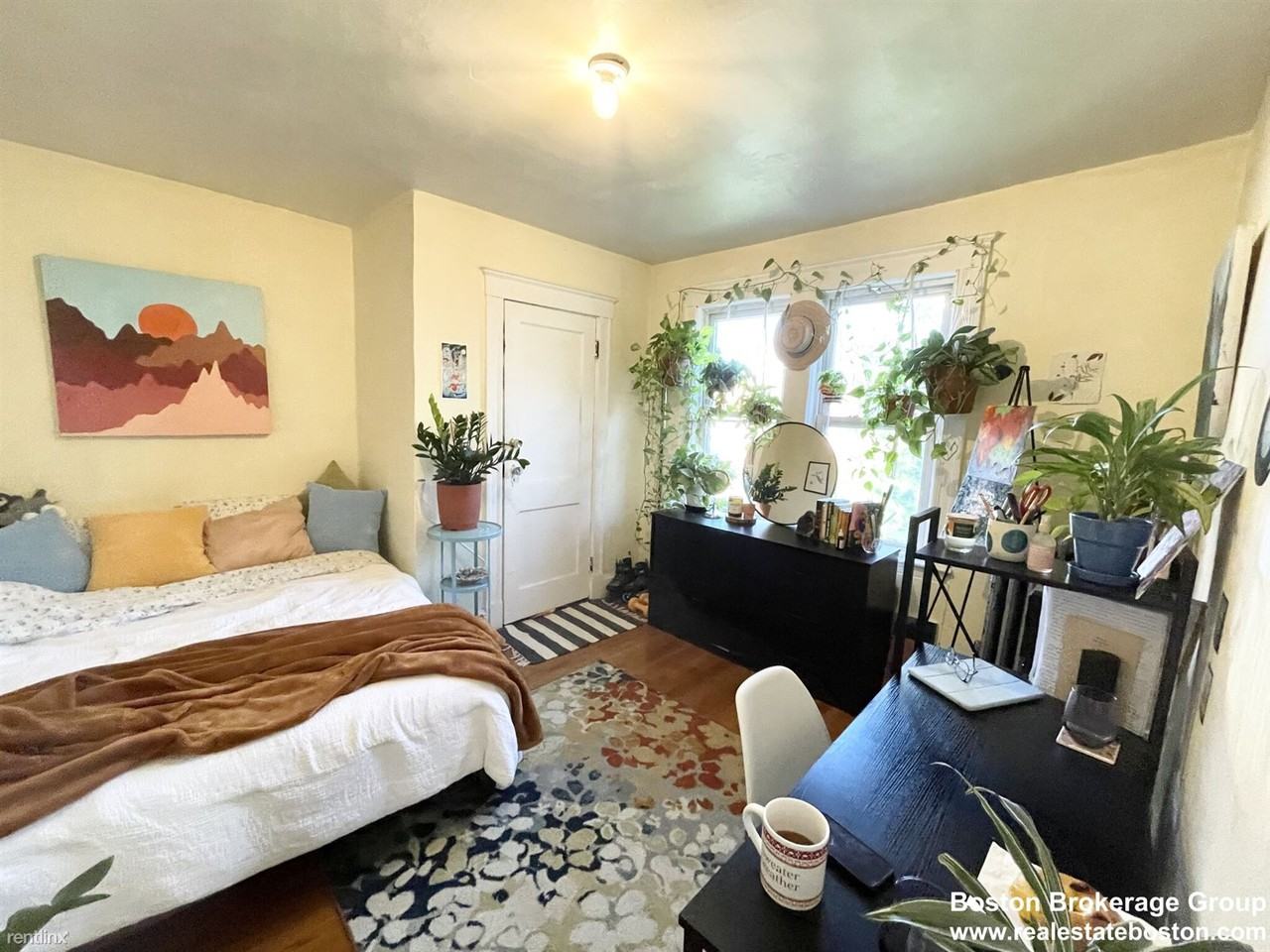 10 Mission St - Photo 3 of 7