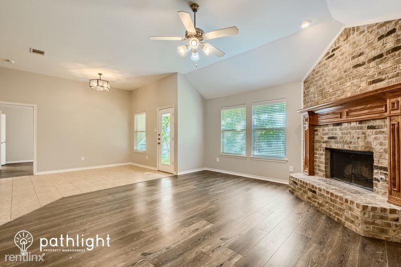 809 Max Dr - Photo 3 of 17