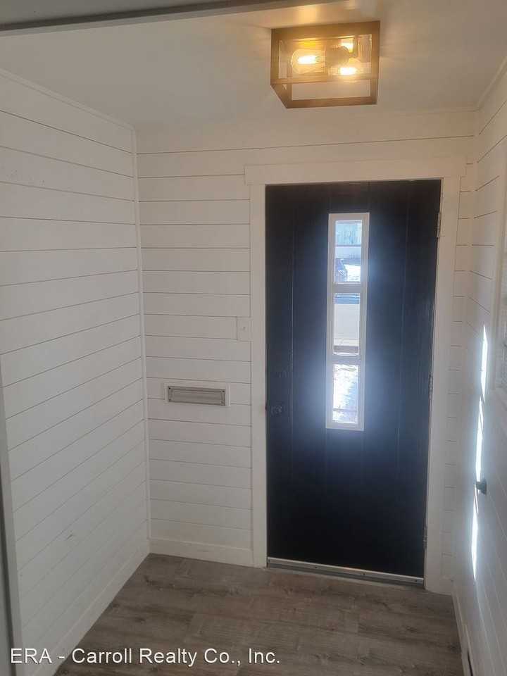 209 Wyoming Ave - Photo 2 of 21