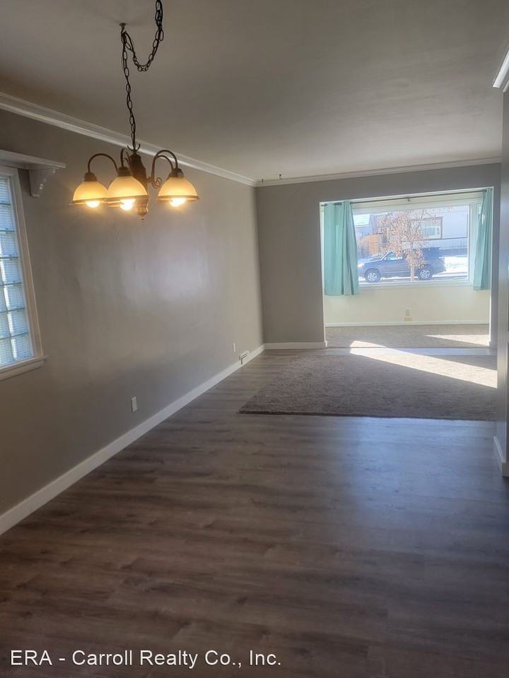 209 Wyoming Ave - Photo 3 of 21