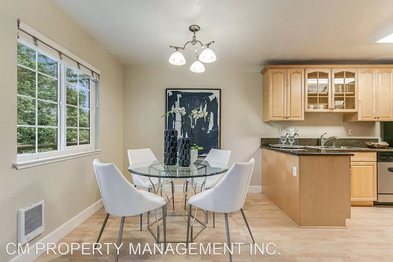 553 W Latimer Ave - Photo 2 of 16