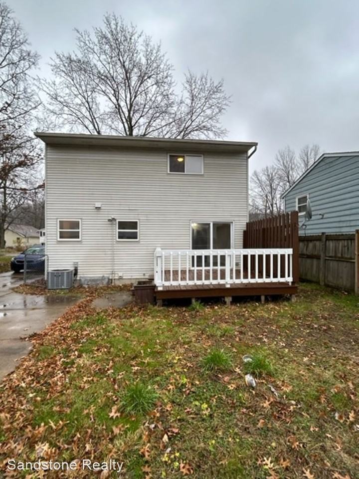 5498 Broad Blvd - Photo 3 of 50