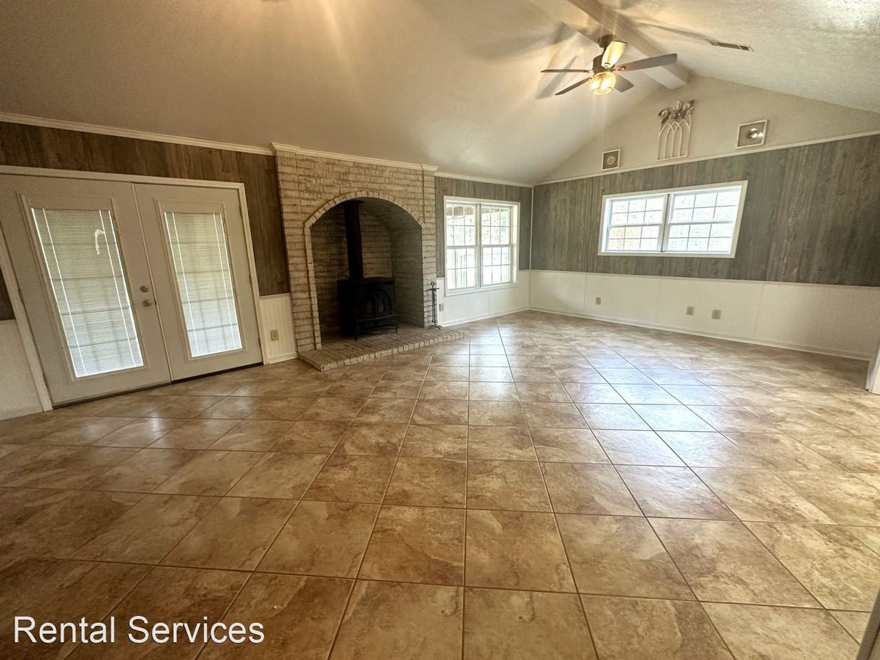 275 Cardinal Dr - Photo 3 of 21