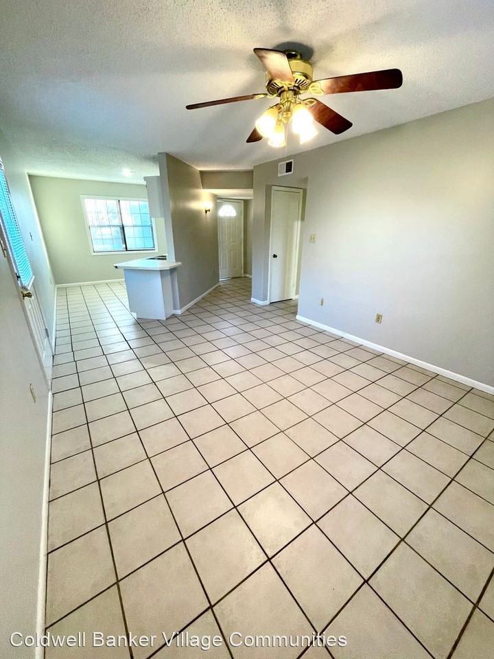 217 Bell St - Photo 3 of 13