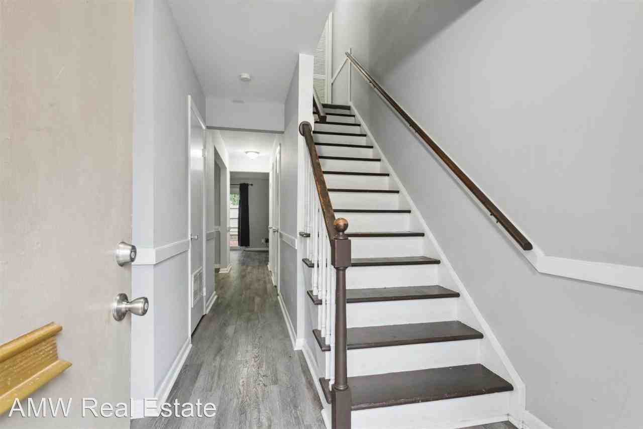 1040 Willow Green Dr - Photo 3 of 27