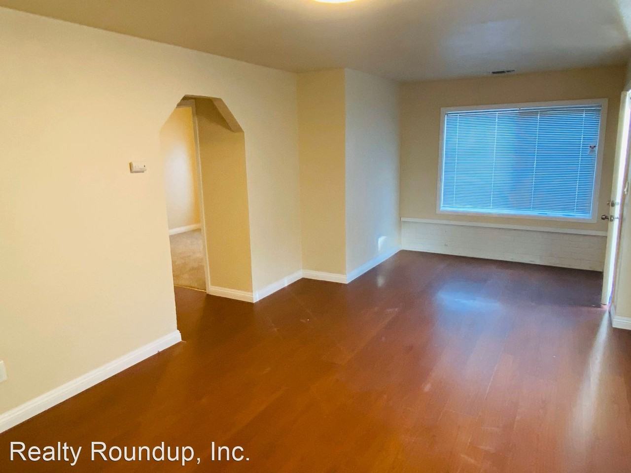 4116 34th St - Photo 3 of 19