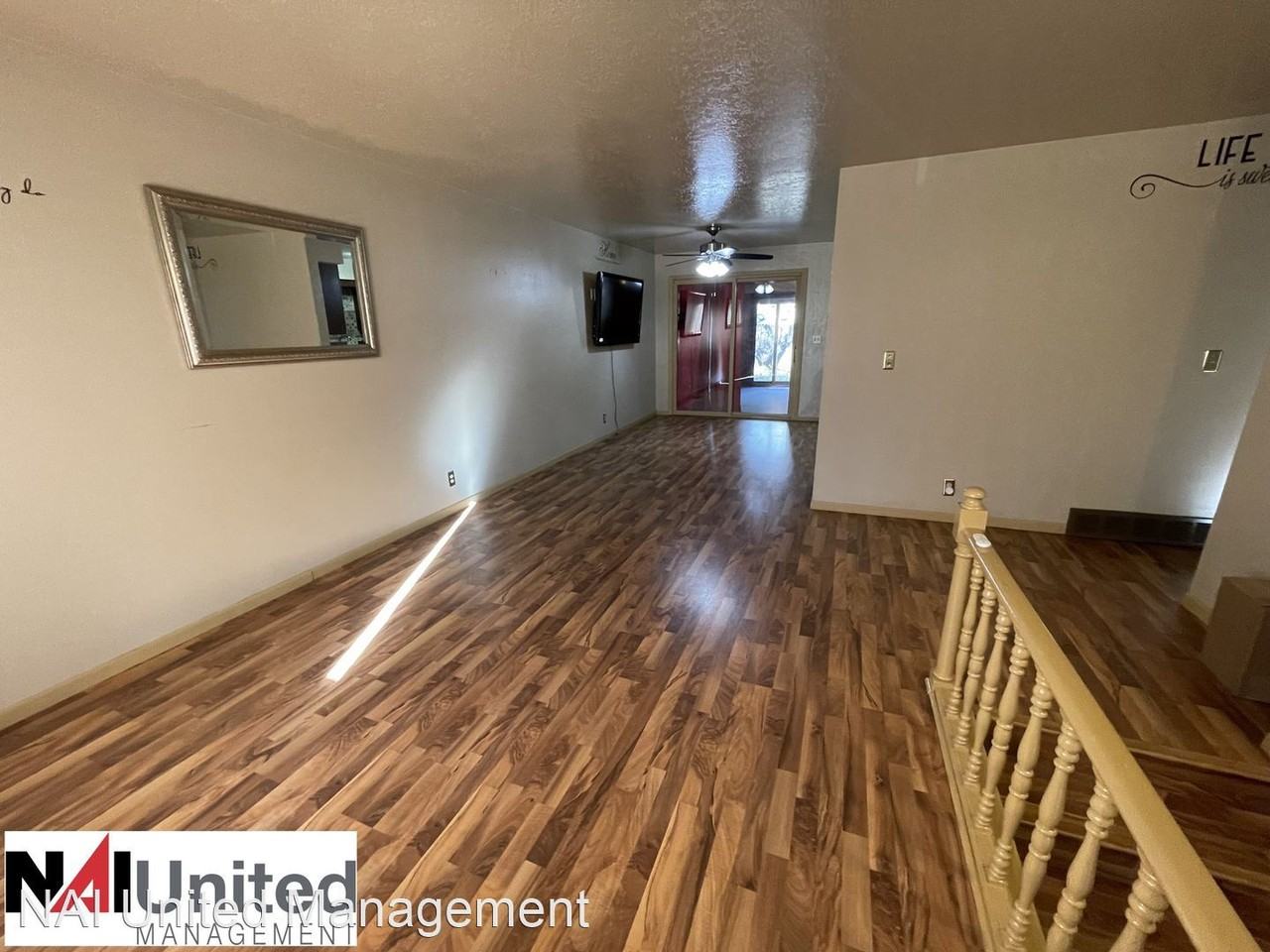 4607 Applewood Ave - Photo 3 of 14