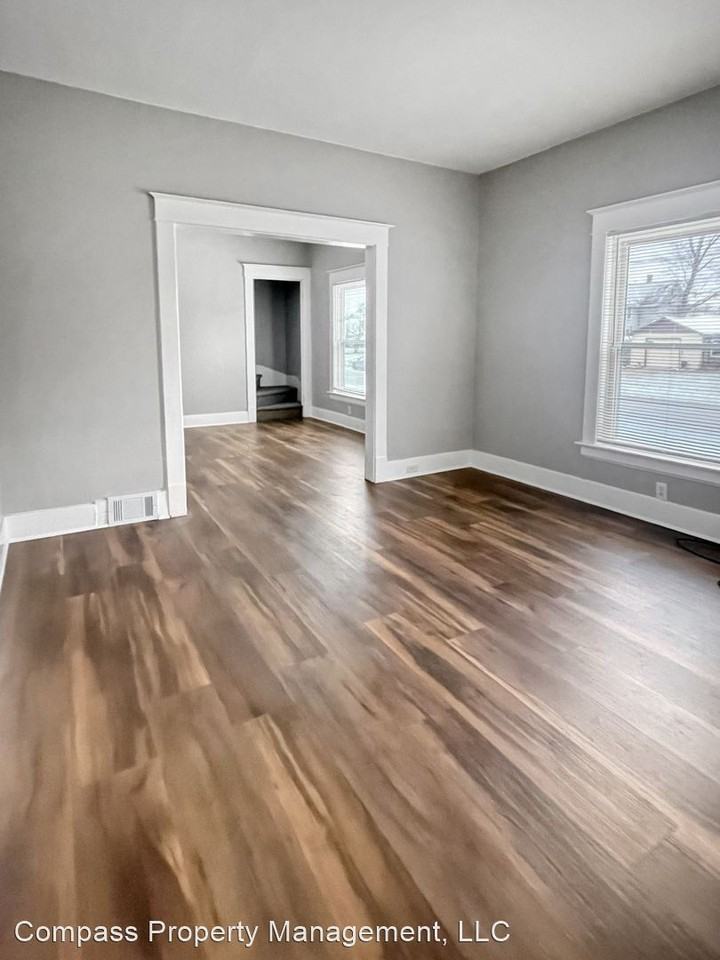 2501 Forest Grove Ave SW - Photo 3 of 10