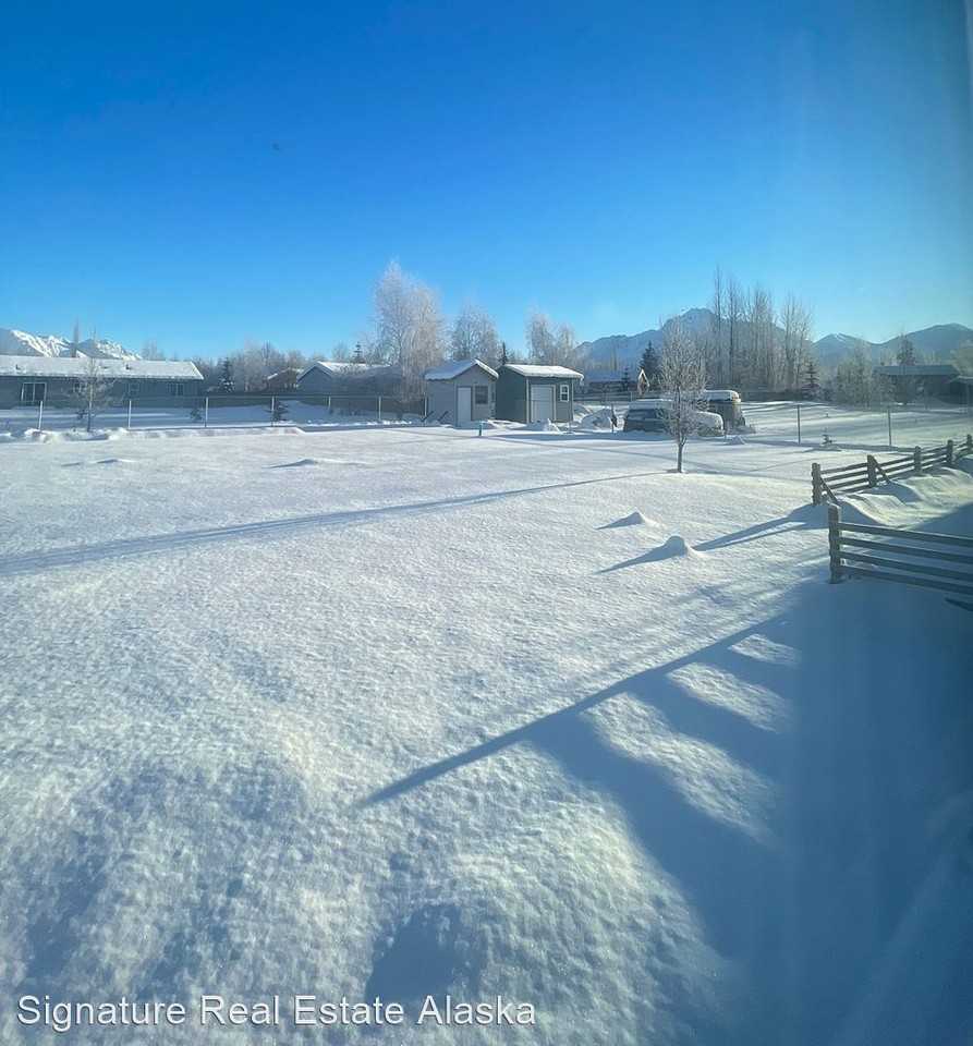 1271 S Vermillon Dr - Photo 2 of 10