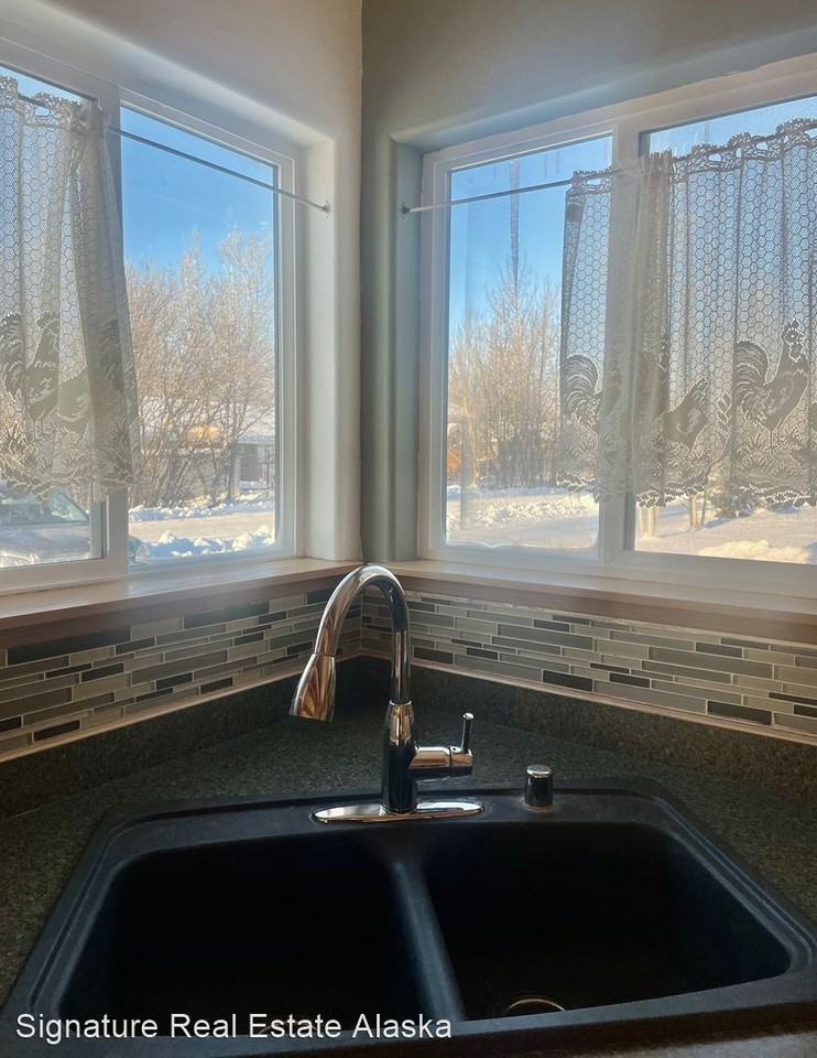 1271 S Vermillon Dr - Photo 3 of 10