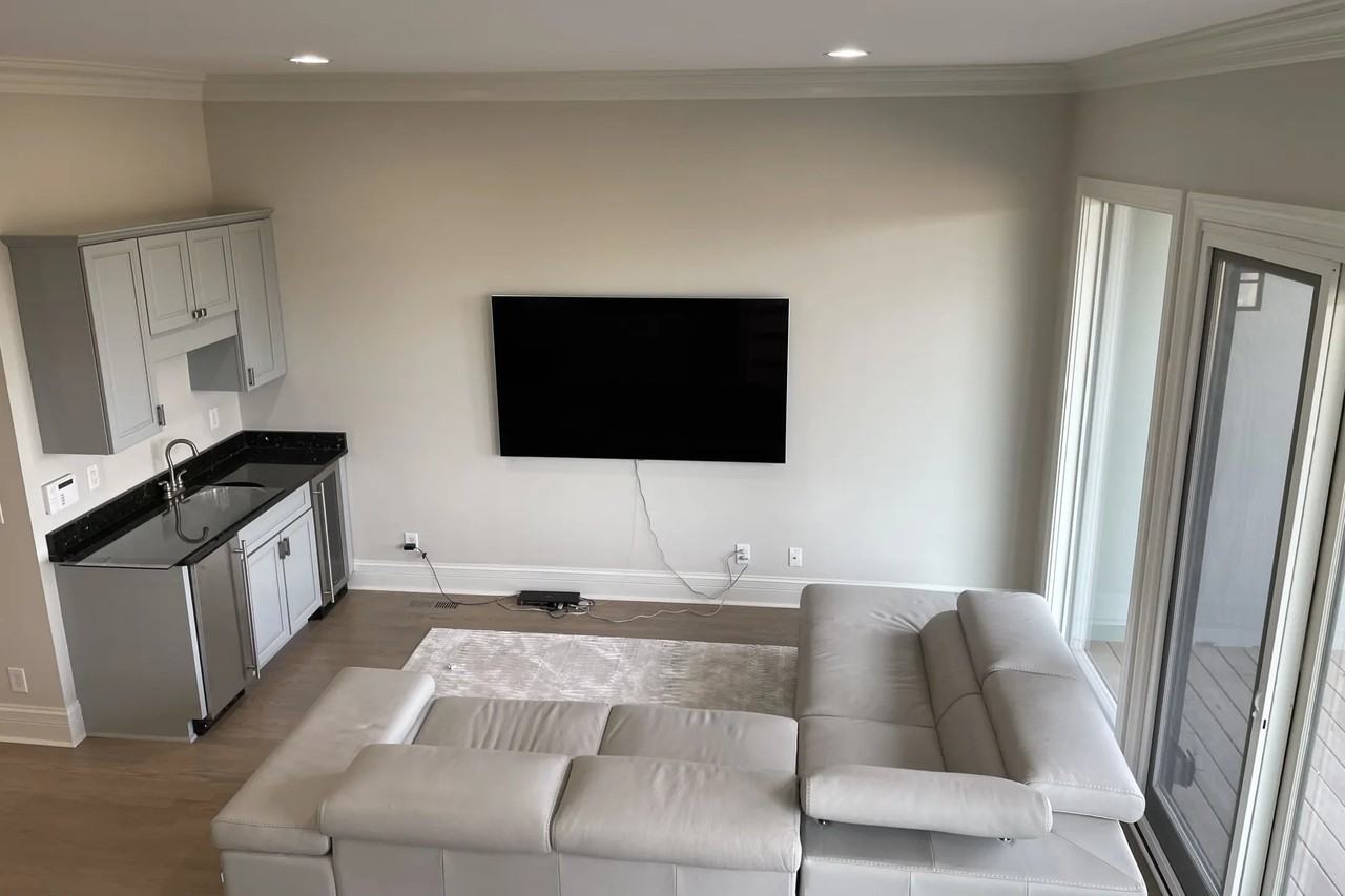 1234 Elsinore Ave - Photo 3 of 30