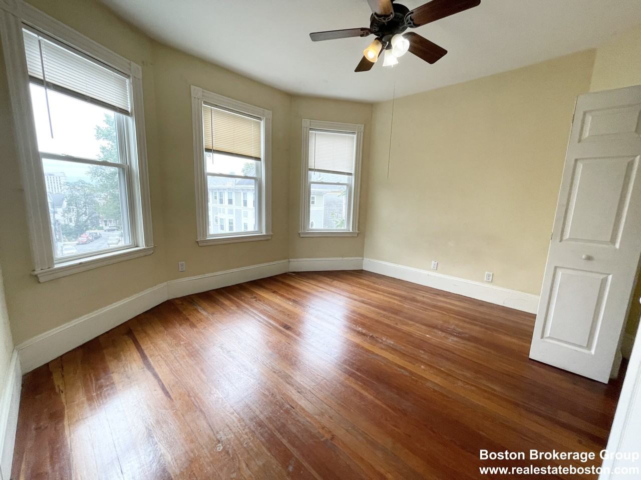 112 Hillside St #2 - Photo 4 of 12