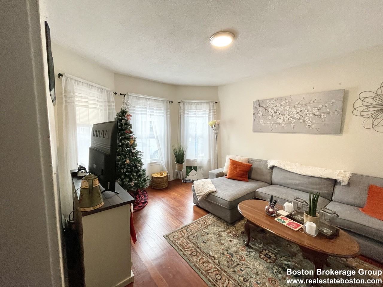 19 Eastman St #1 - Photo 2 of 7