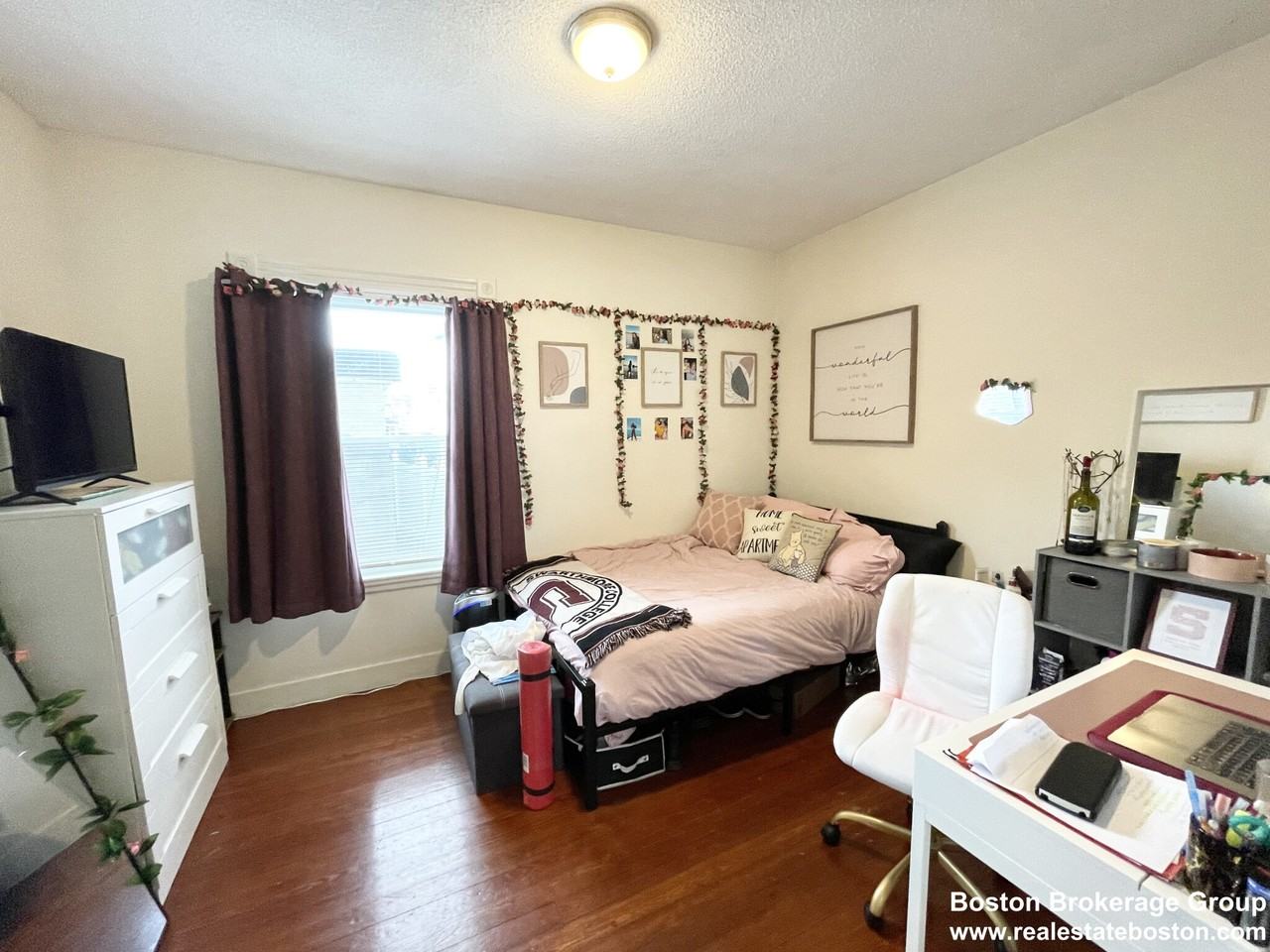 19 Eastman St #1 - Photo 4 of 7