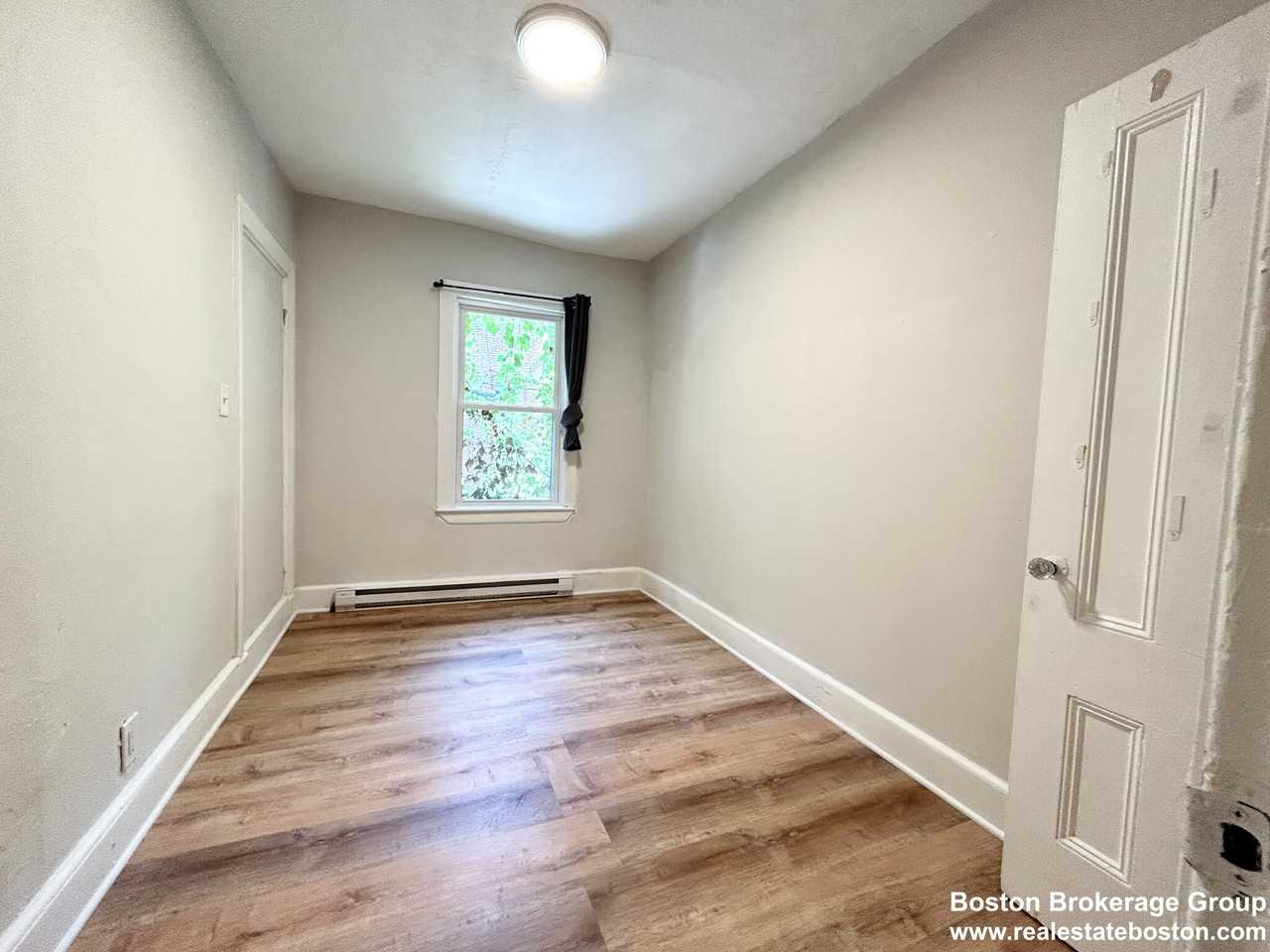 7 Warwick St #1 - Photo 5 of 7