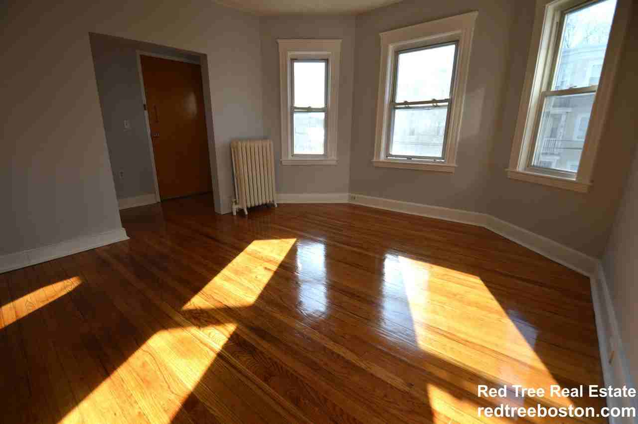 32 Stellman Rd #2 - Photo 4 of 19