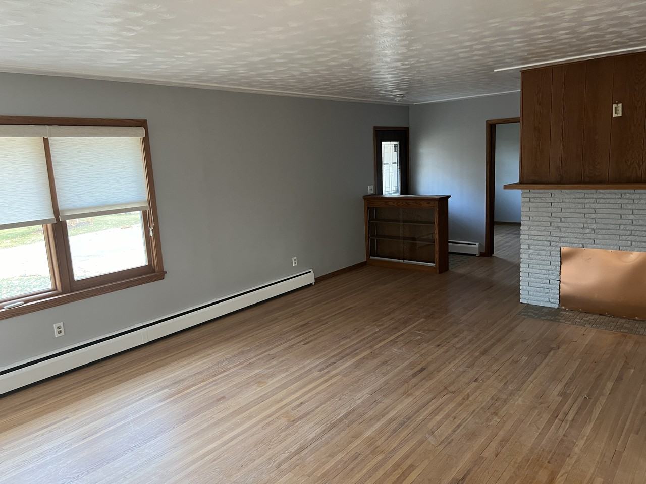 10625 32nd Ave N - Photo 2 of 12