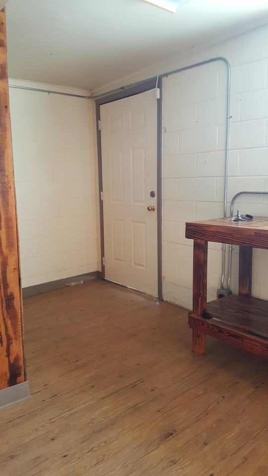 1015 11th St - Photo 3 of 13