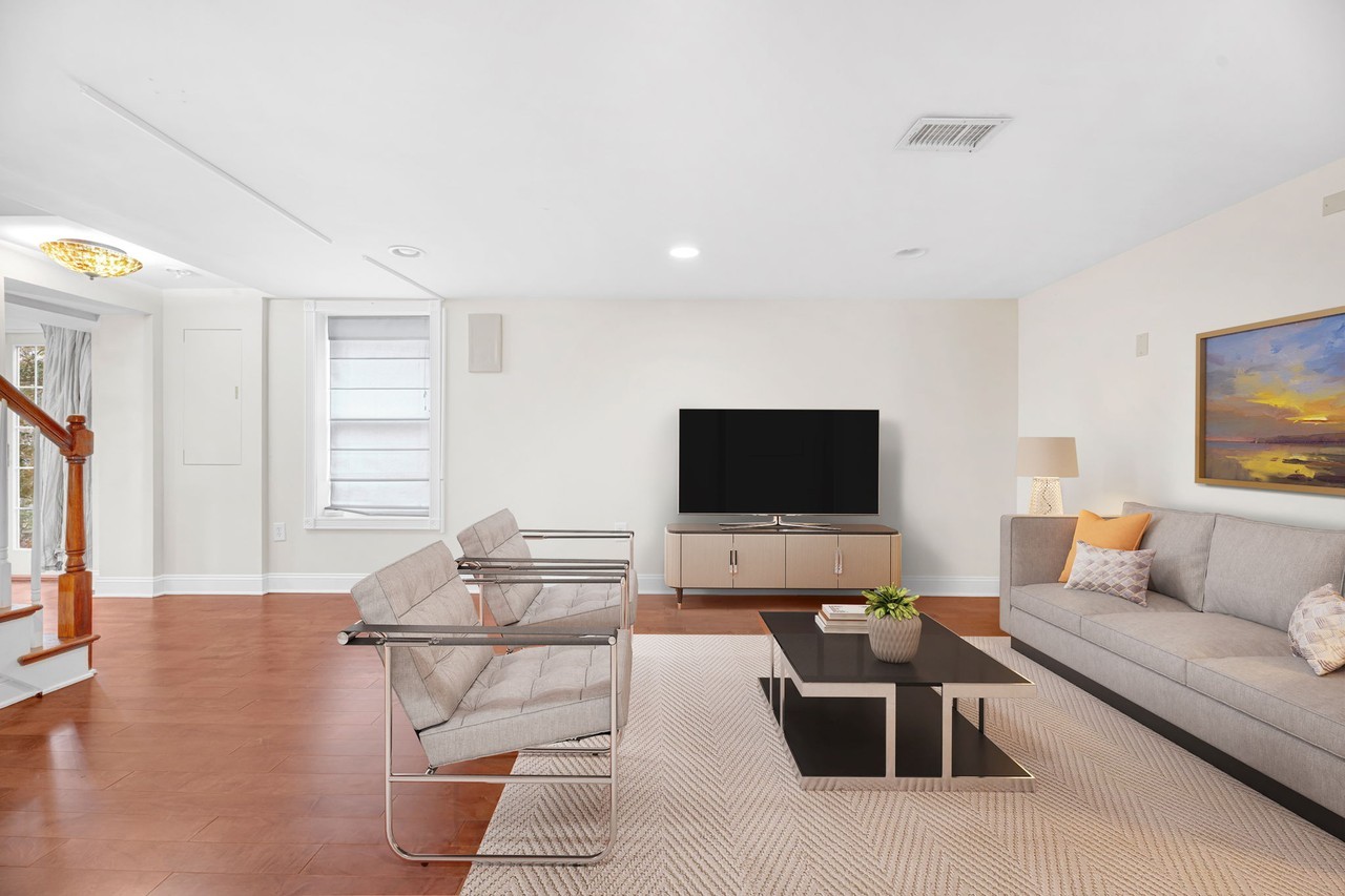 100 N Columbus St - Photo 3 of 43