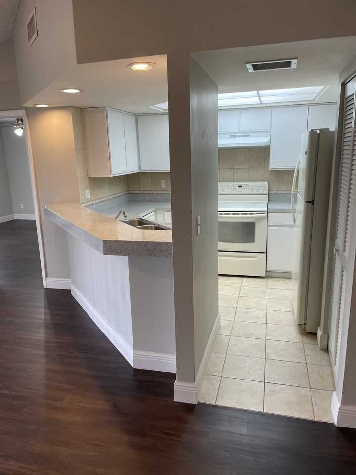 13331 Greengate Blvd #524 - Photo 5 of 22