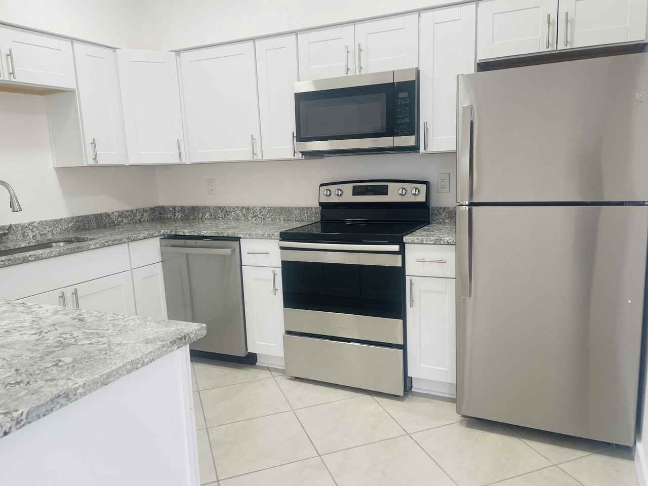 5608 E 26Th St - Photo 3 of 17