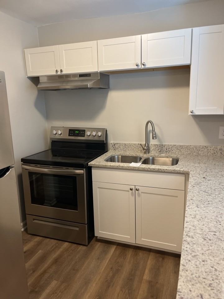 2183 Swallow Cir Se - Photo 3 of 12