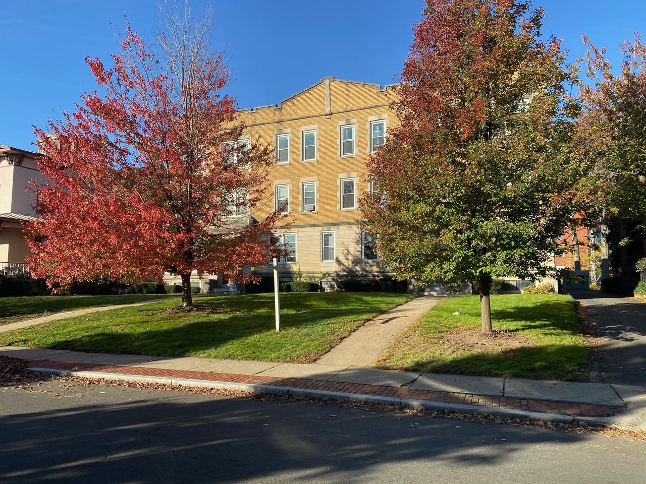 31 Charter Oak Place #9 - Photo 3 of 3