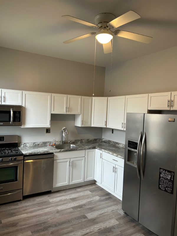 909 Walnut St - Photo 2 of 20