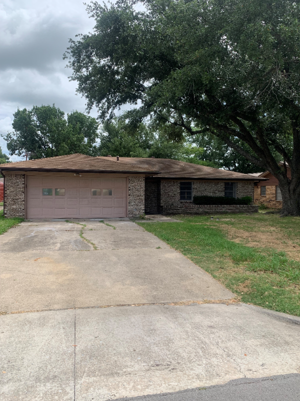 204 Town North Dr - Photo 2 of 22