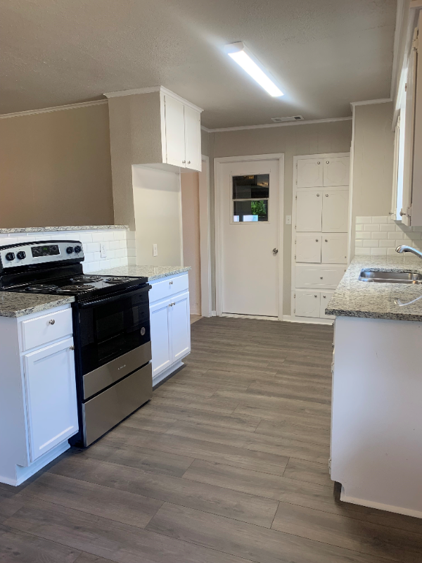 204 Town North Dr - Photo 3 of 22