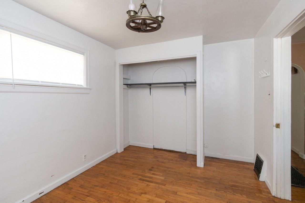 114 N Calvert St - Photo 2 of 11