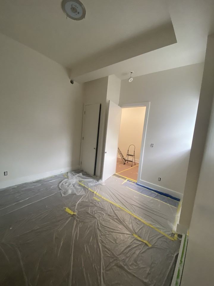 Mississaga Street 5plex. - Photo 3 of 8