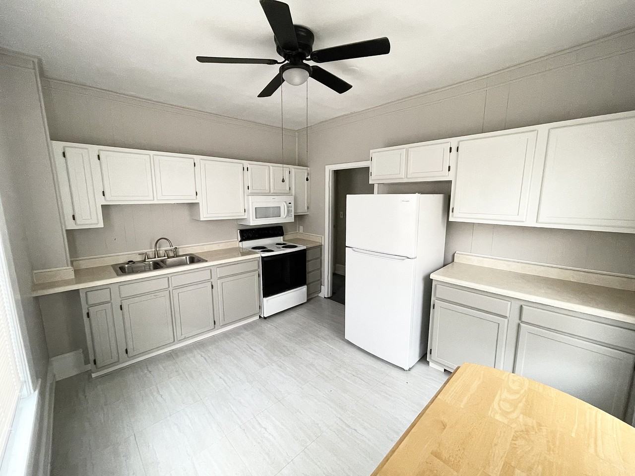 112 N Mendenhall St #B - Photo 2 of 7