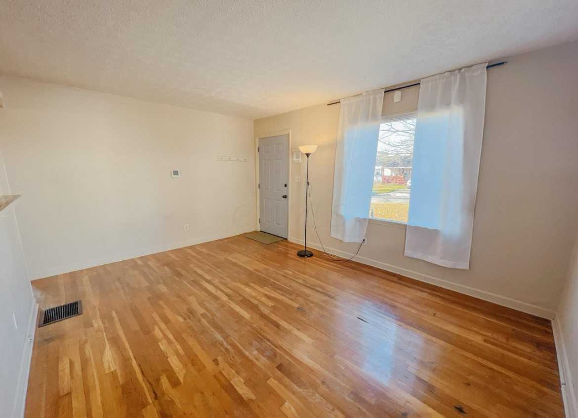 2630 Homecroft Dr #1 - Photo 3 of 12
