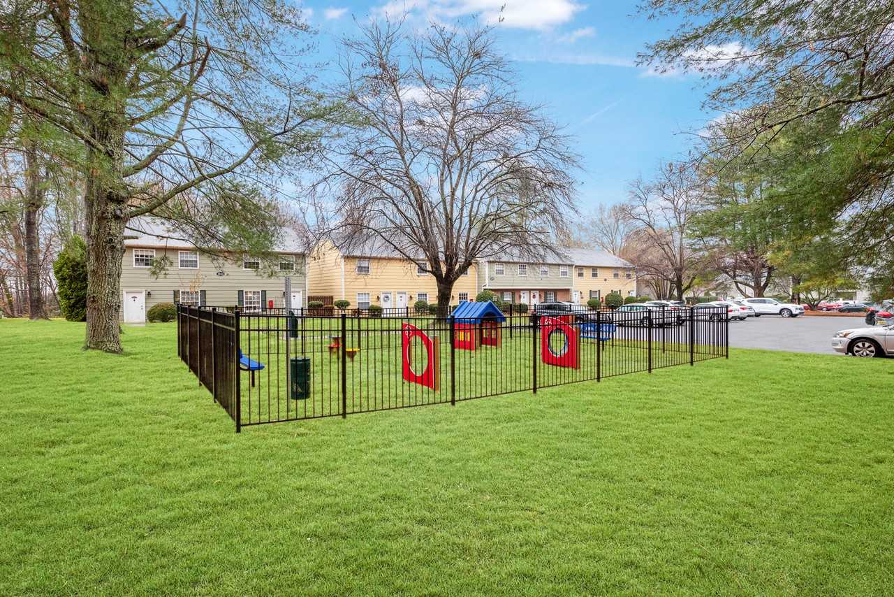 Cedar Hills Apartments and Townhomes - Photo 7 of 28