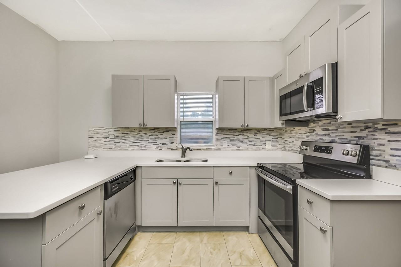 106th St - Photo 3 of 16