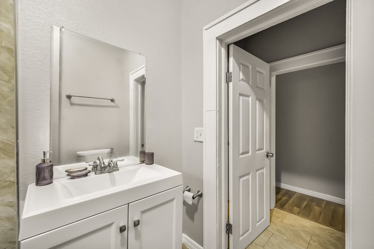 106th St - Photo 6 of 16