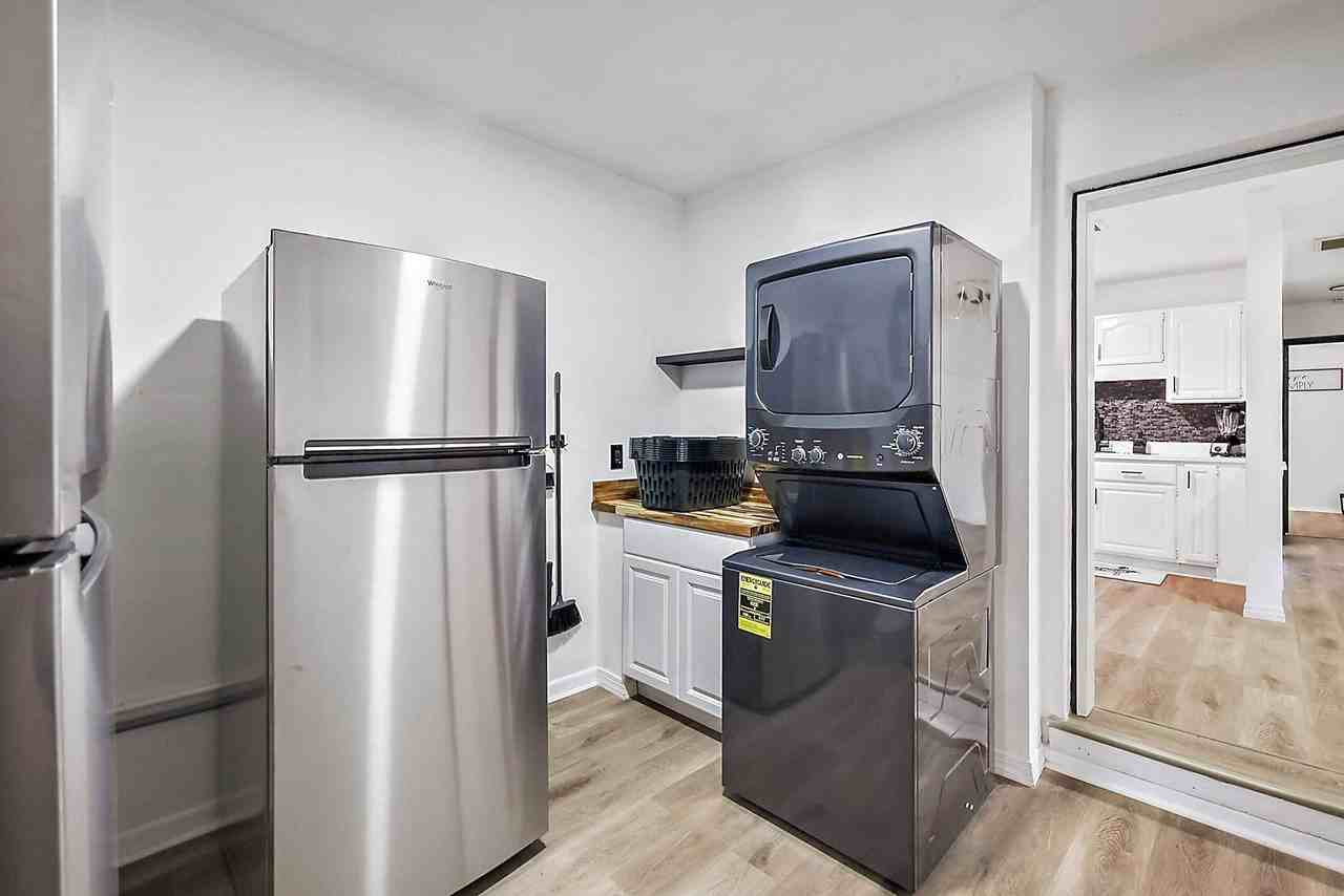 Northeast 44th Avenue - Photo 5 of 6