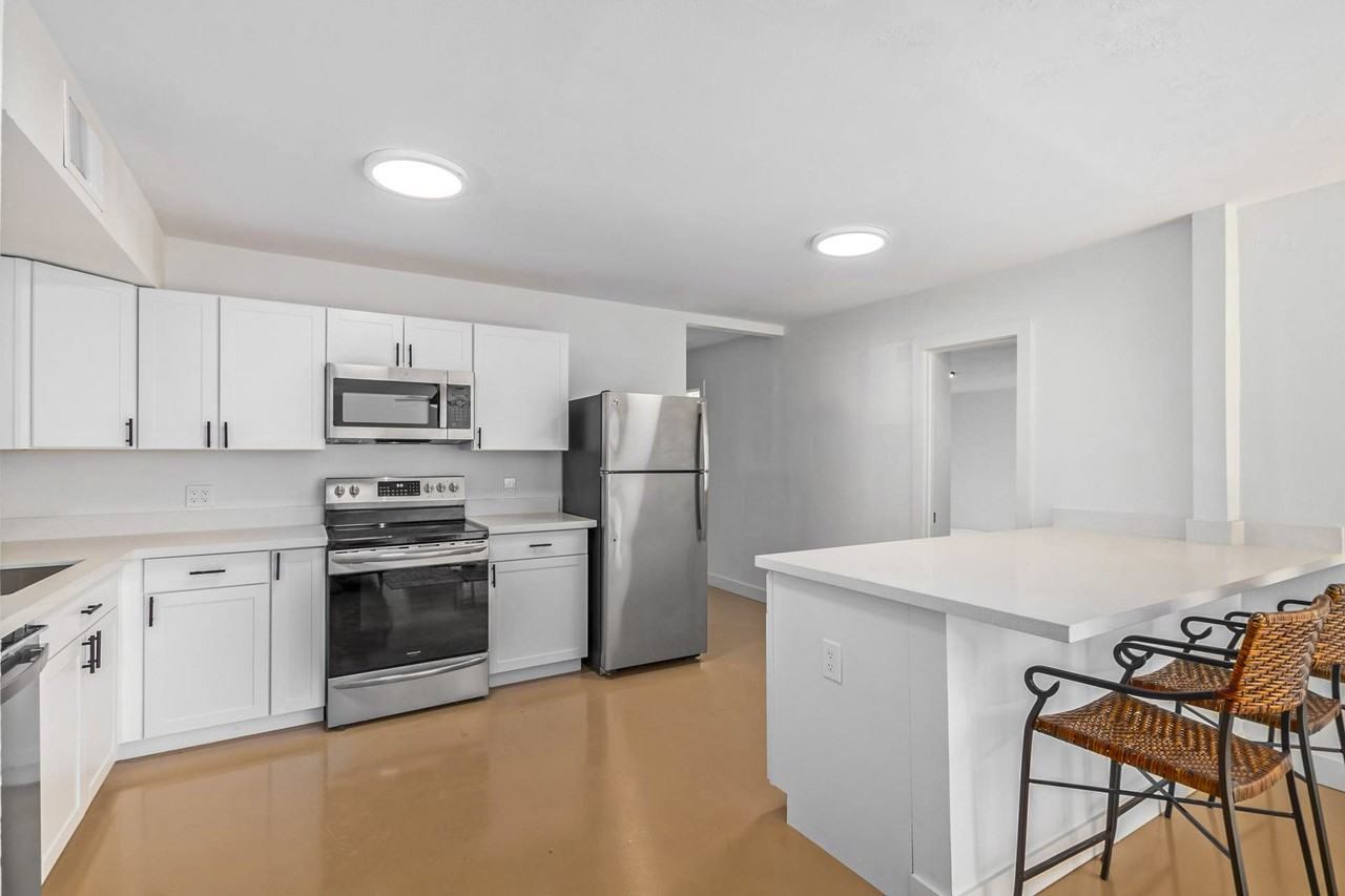 West Indianola Avenue - Photo 6 of 16