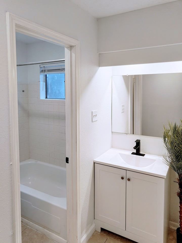 Claridge Dr - Photo 4 of 8