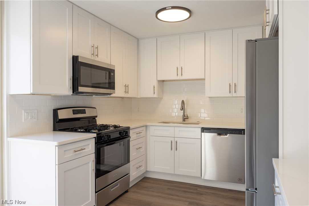 993 Cornell Ct - Photo 2 of 27