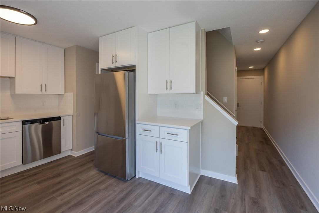 993 Cornell Ct - Photo 3 of 27