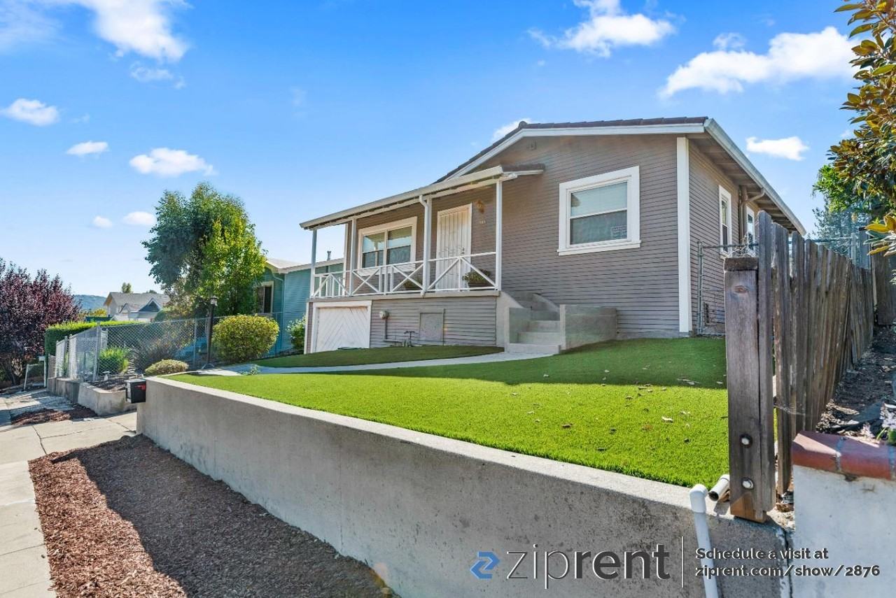 7909 Fontaine St - Photo 2 of 16