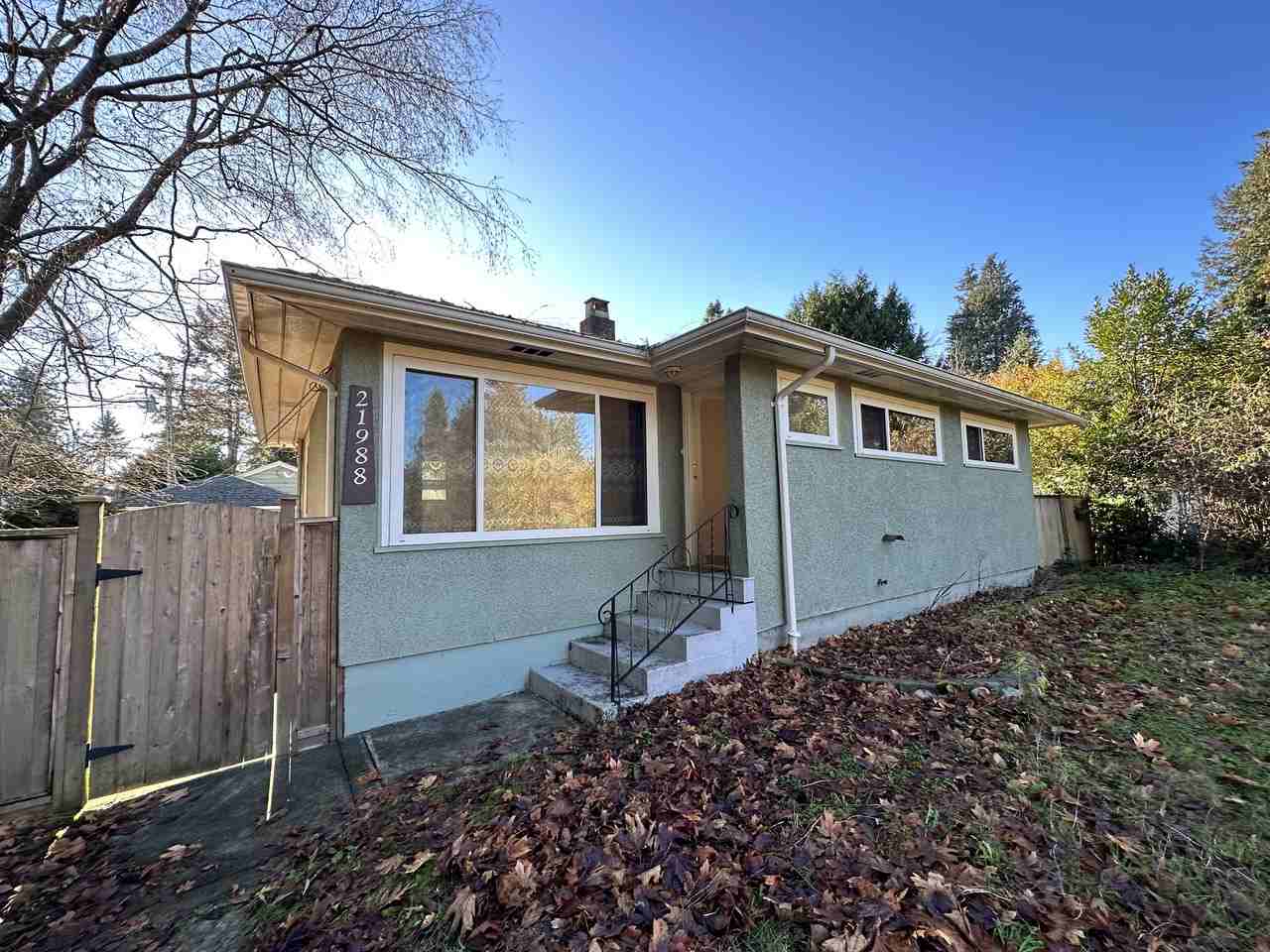 21988 Lougheed Highway - Photo 2 of 27