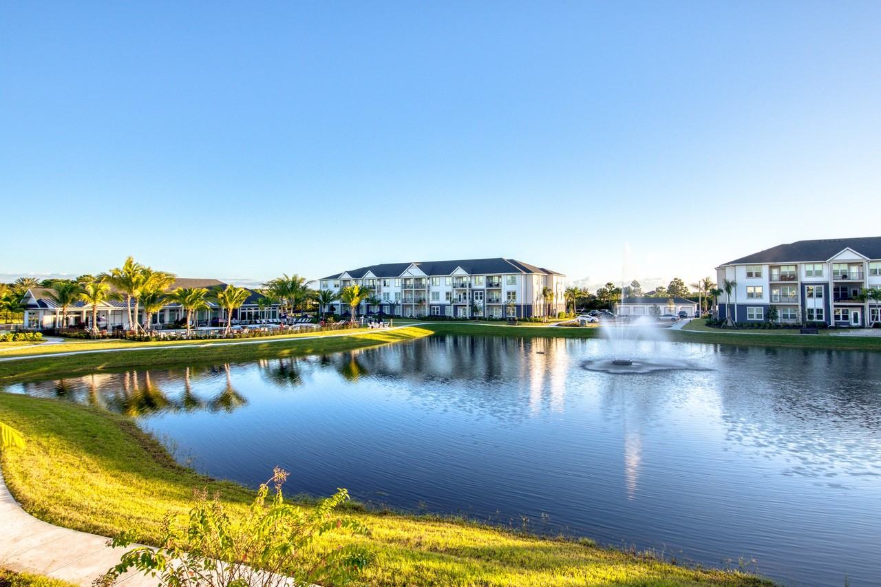 Mason Veranda - Photo 6 of 50