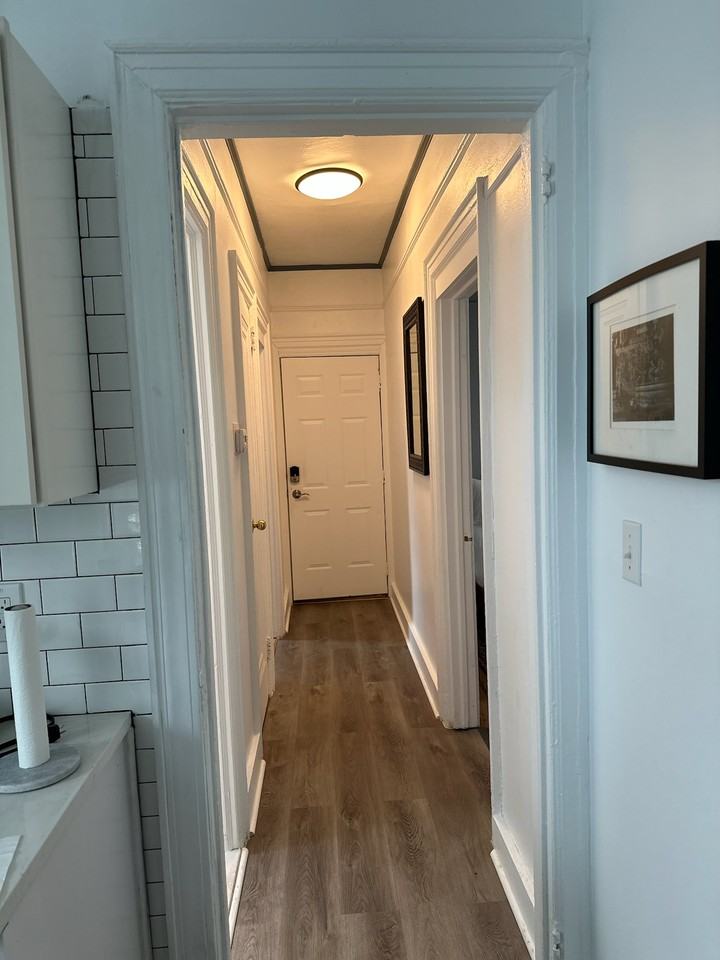 2035 Radcliff Avenue 2nd floor - Photo 3 of 17