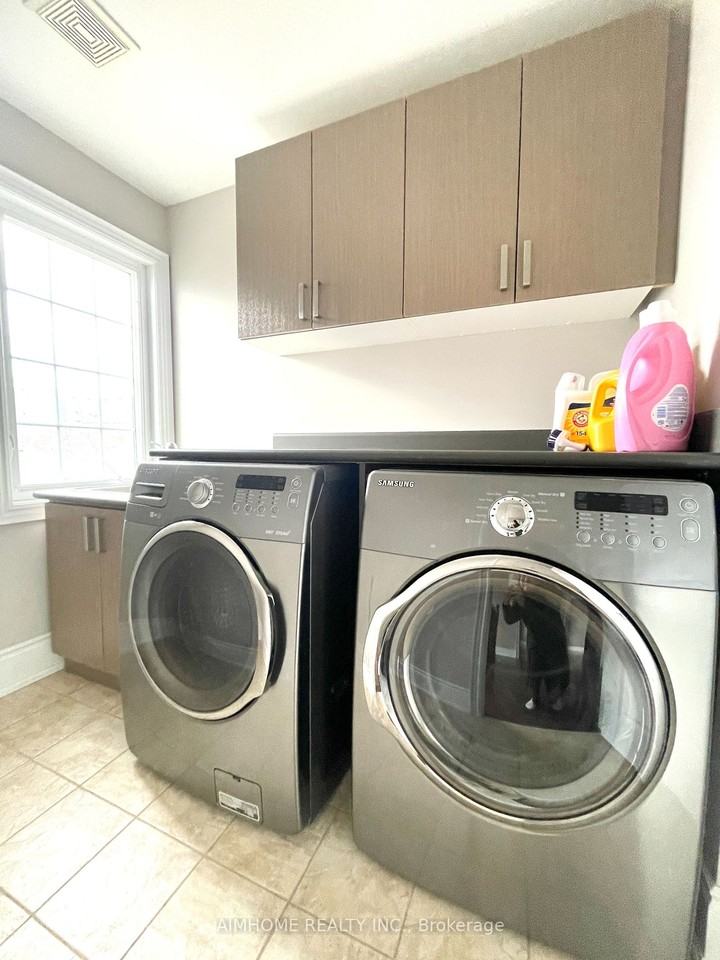 235 Angus Glen Boulevard - Photo 2 of 6