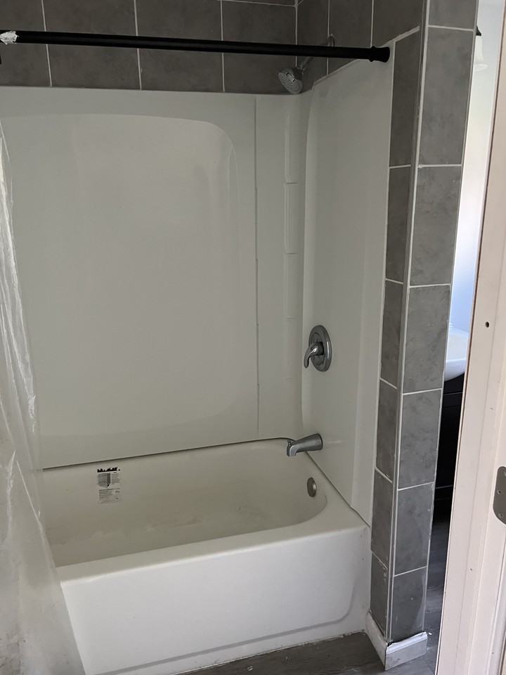 535 W Market St #NA - Photo 3 of 6