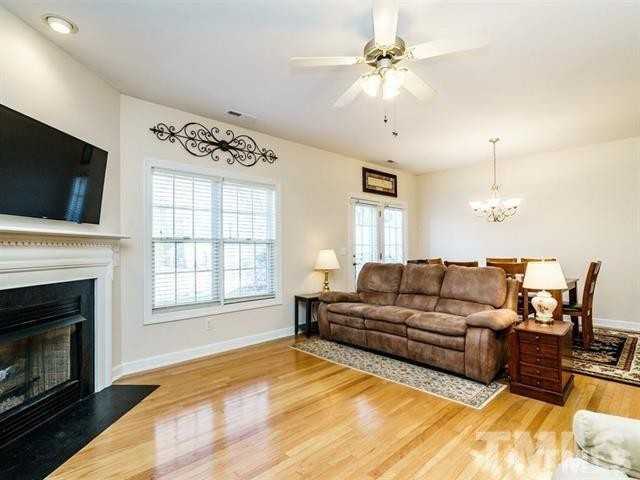 2040 White Pond Ct #1 - Photo 4 of 17