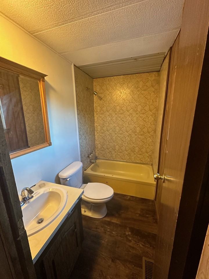 1683 Birch St #1 - Photo 7 of 11